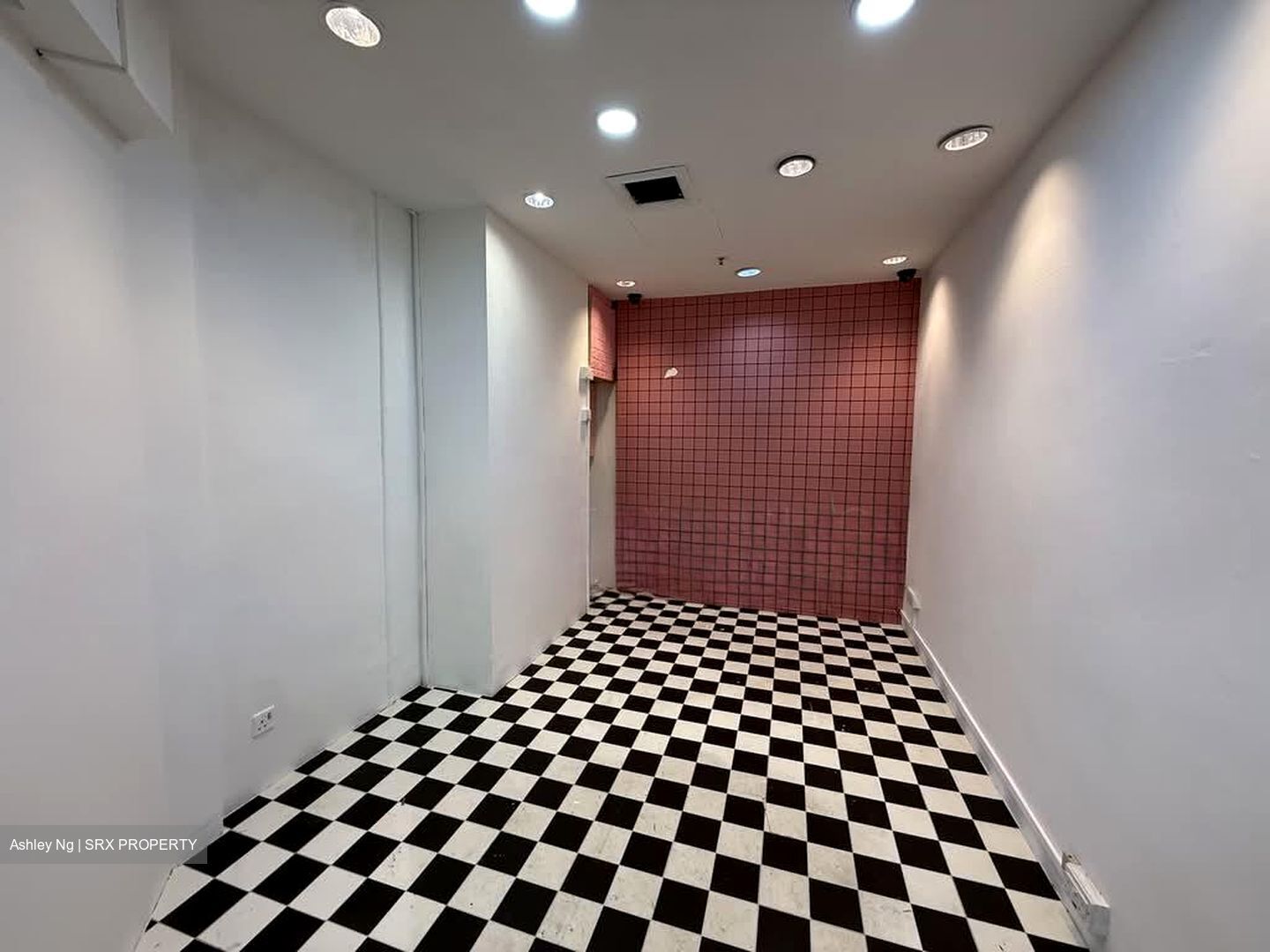 Queensway Tower / Queensway Shopping Centre (D3), Shop House #585964151